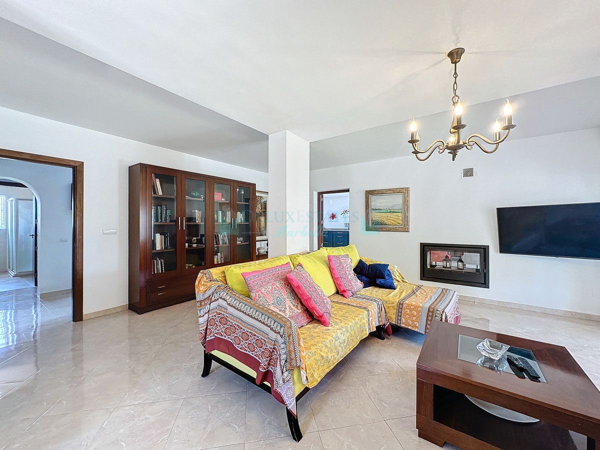 Villa en venta en Estepona