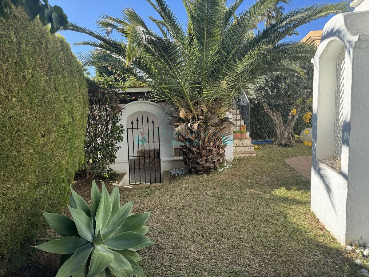 Villa for rent in Bahia de Marbella, Marbella East