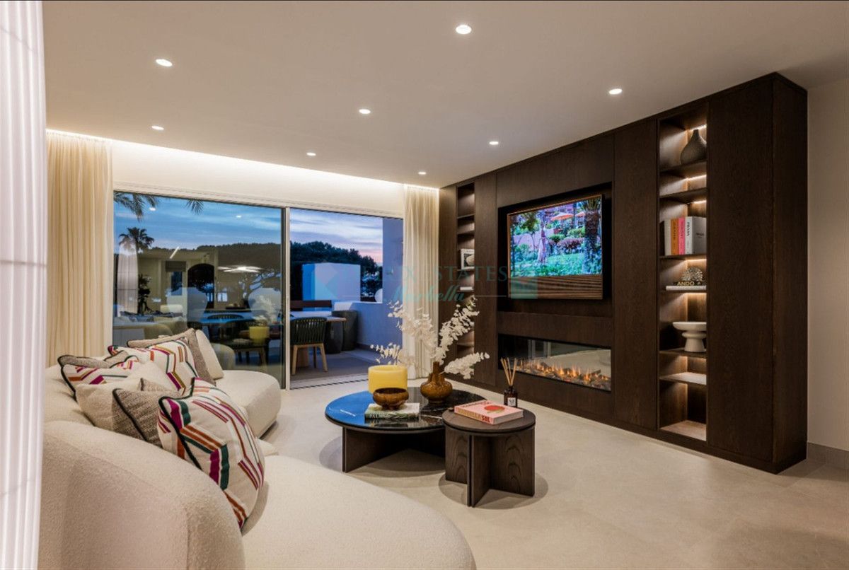 Apartamento en venta en Los Monteros, Marbella Este