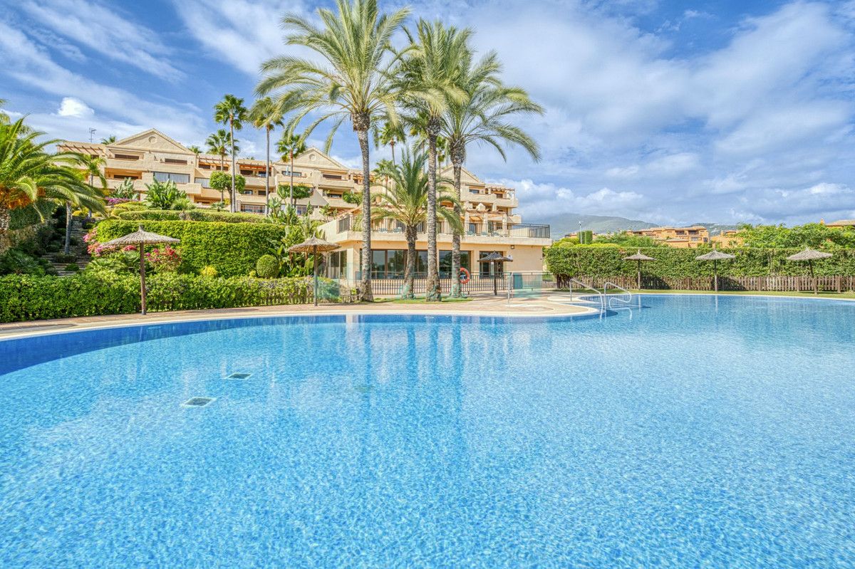 Ground Floor Apartment for sale in Benahavis