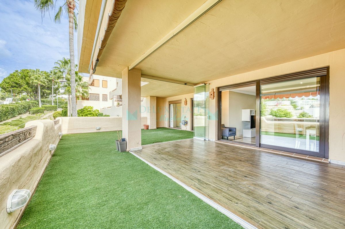 Ground Floor Apartment for sale in Benahavis