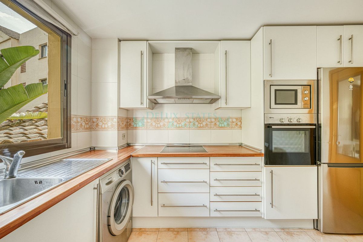 Ground Floor Apartment for sale in Benahavis