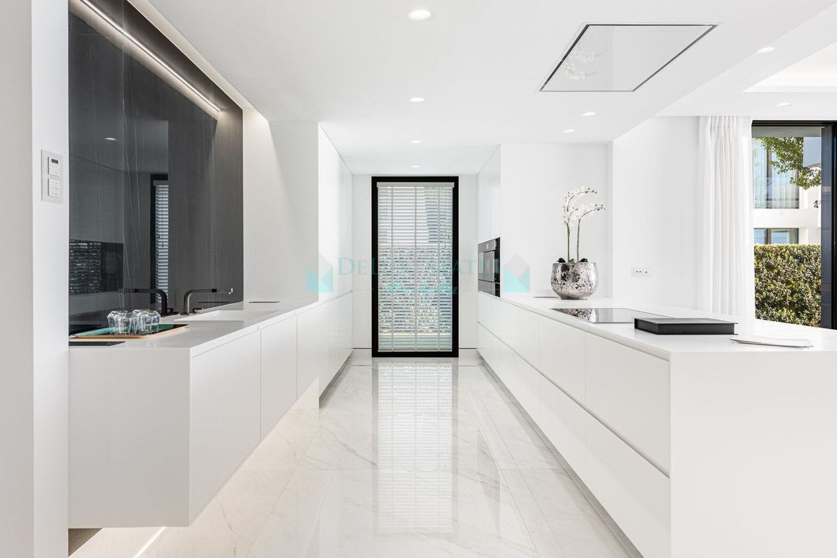 Ground Floor Apartment for rent in New Golden Mile, Estepona