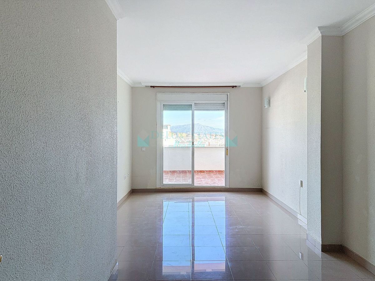 Penthouse for sale in Estepona