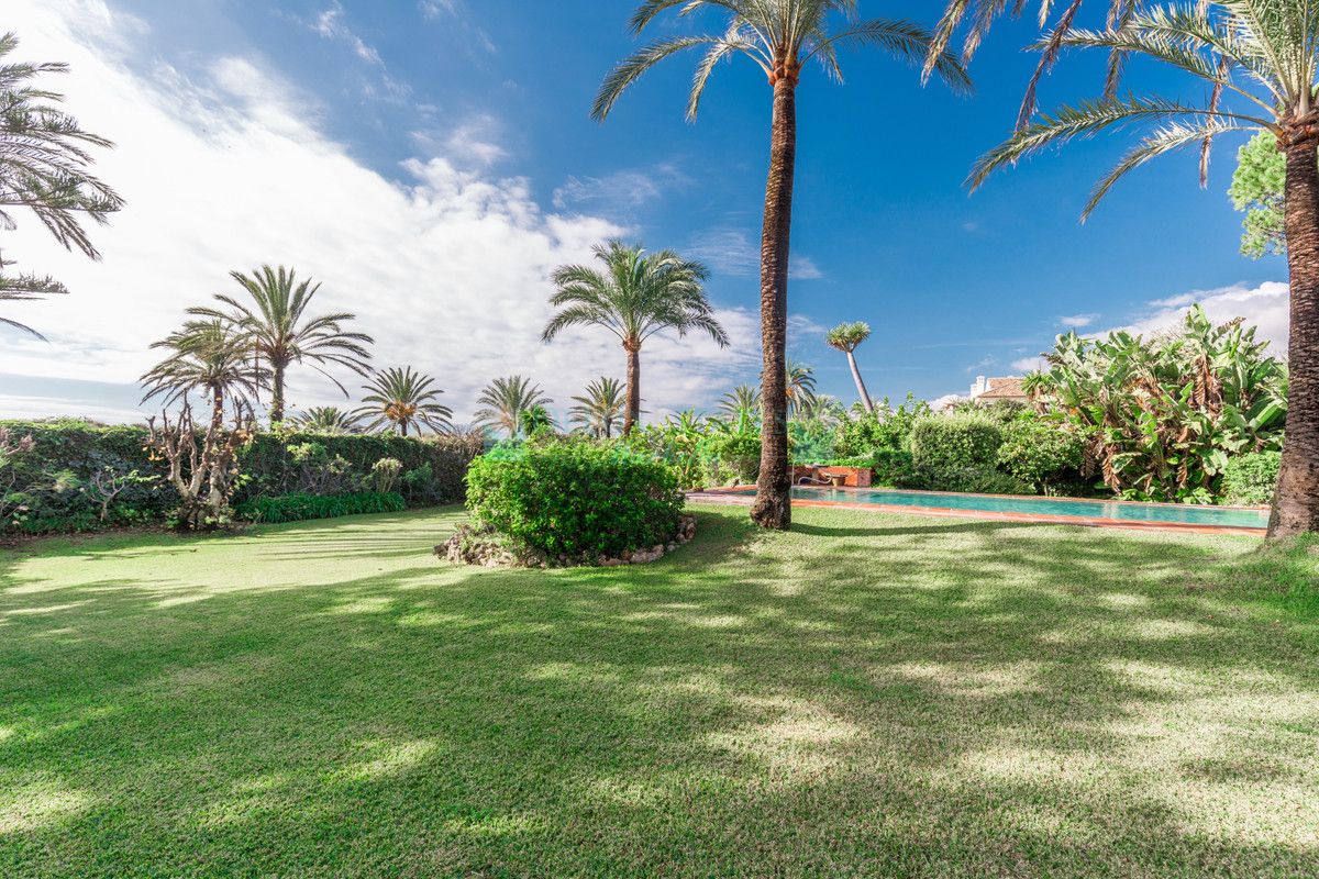 Villa for sale in Los Monteros, Marbella East