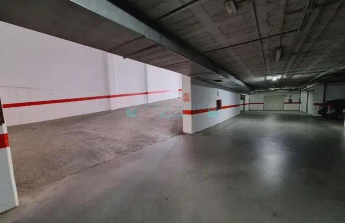 Apartment for sale in Estepona