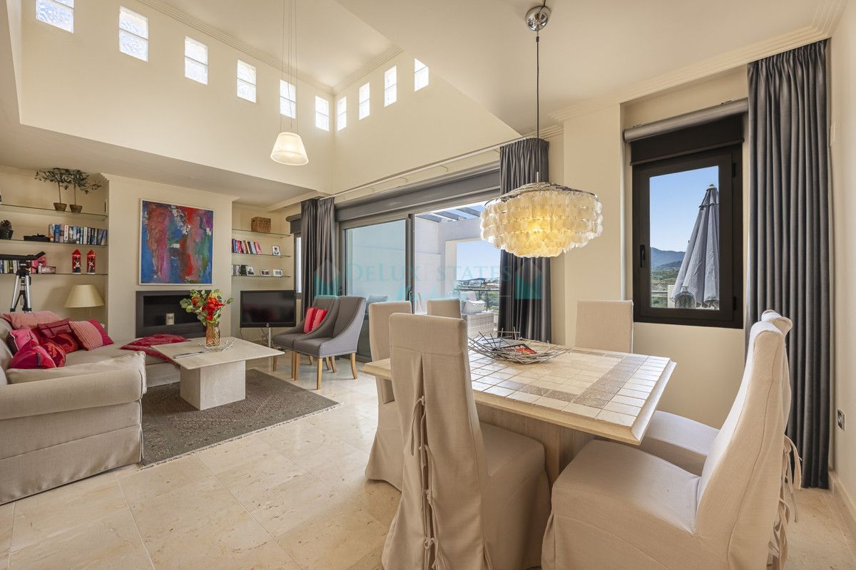 Ático en venta en Benahavis