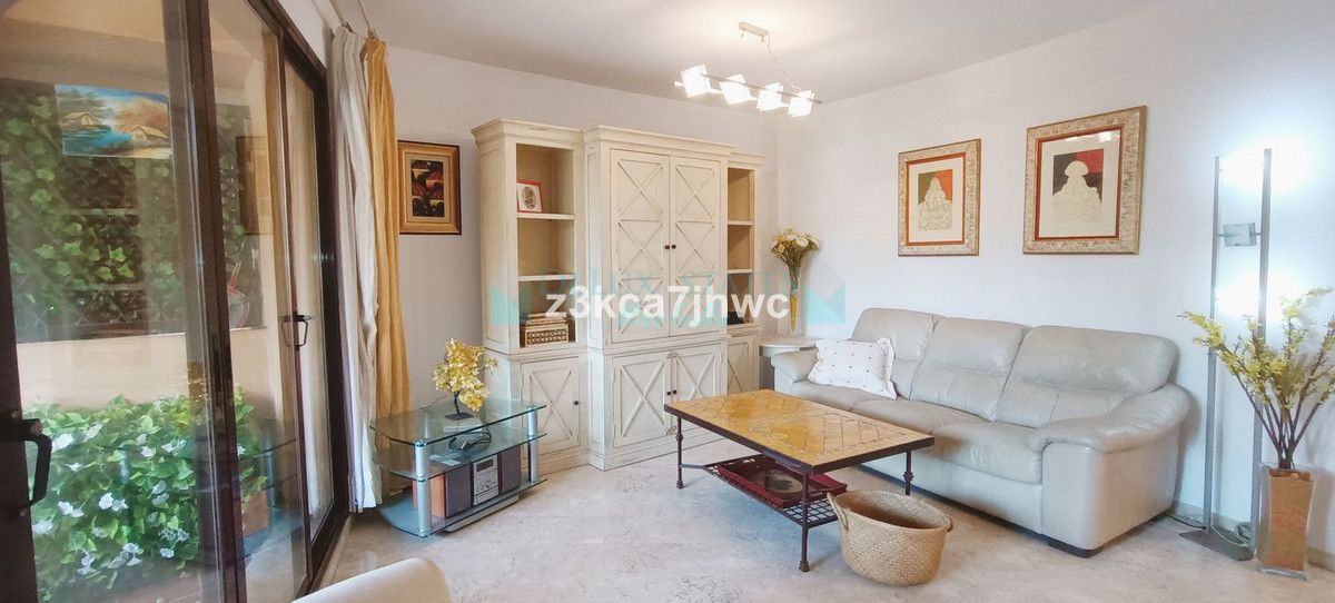 Apartamento Planta Baja en venta en Estepona