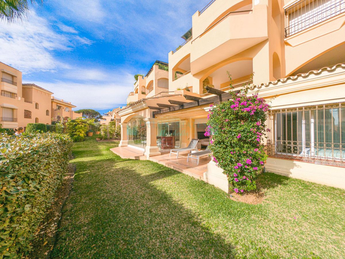 Ground Floor Apartment for sale in Elviria, Marbella East