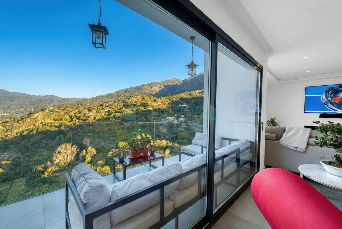 Villa for sale in Istan