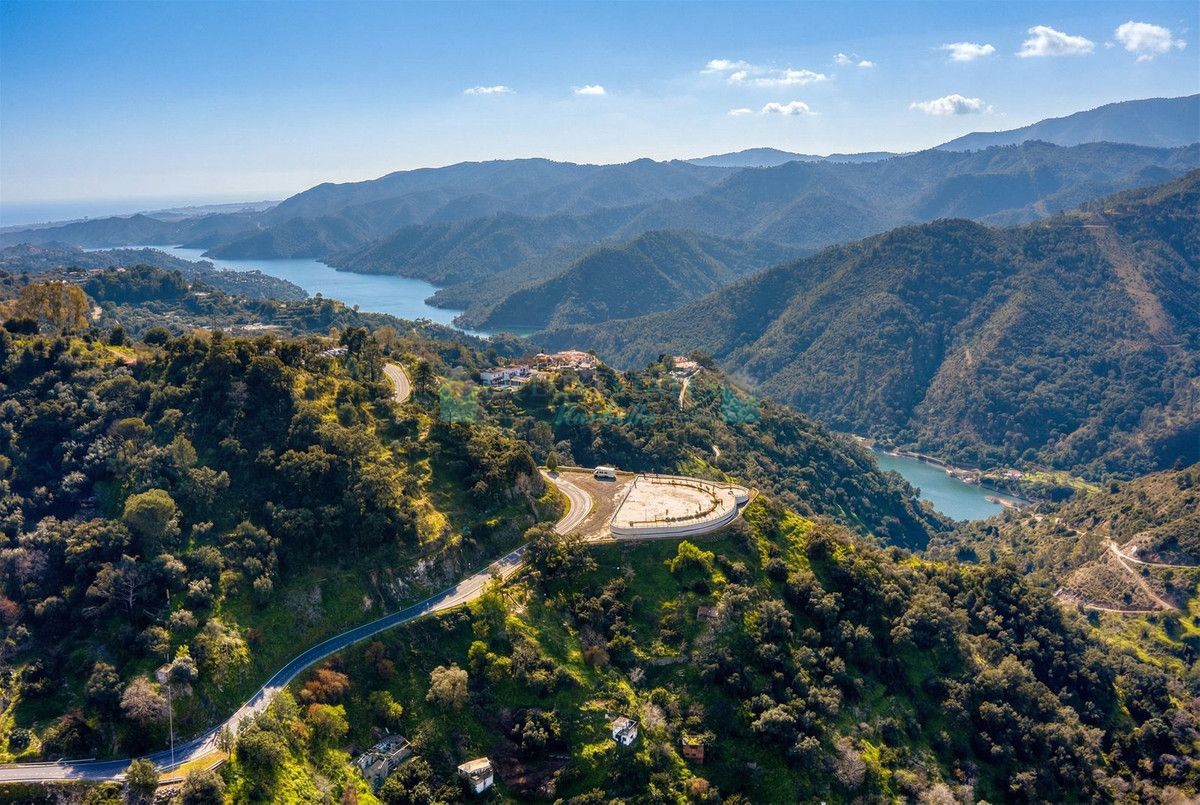 Villa for sale in Istan