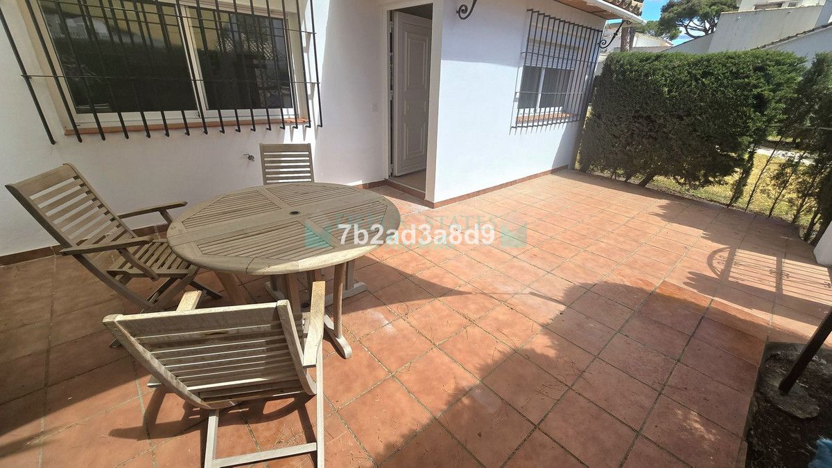 Semi Detached Villa for rent in New Golden Mile, Estepona