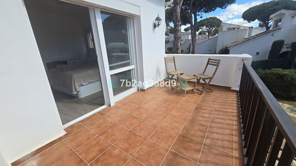 Semi Detached Villa for rent in New Golden Mile, Estepona