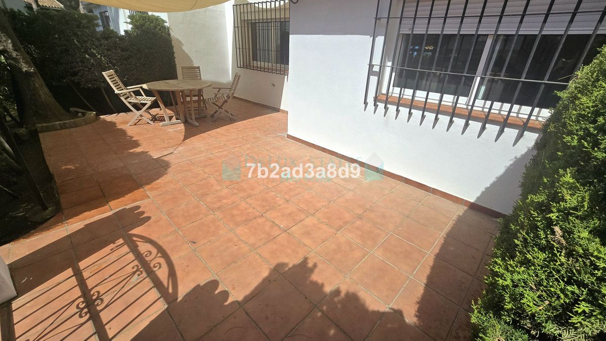 Semi Detached Villa for rent in New Golden Mile, Estepona