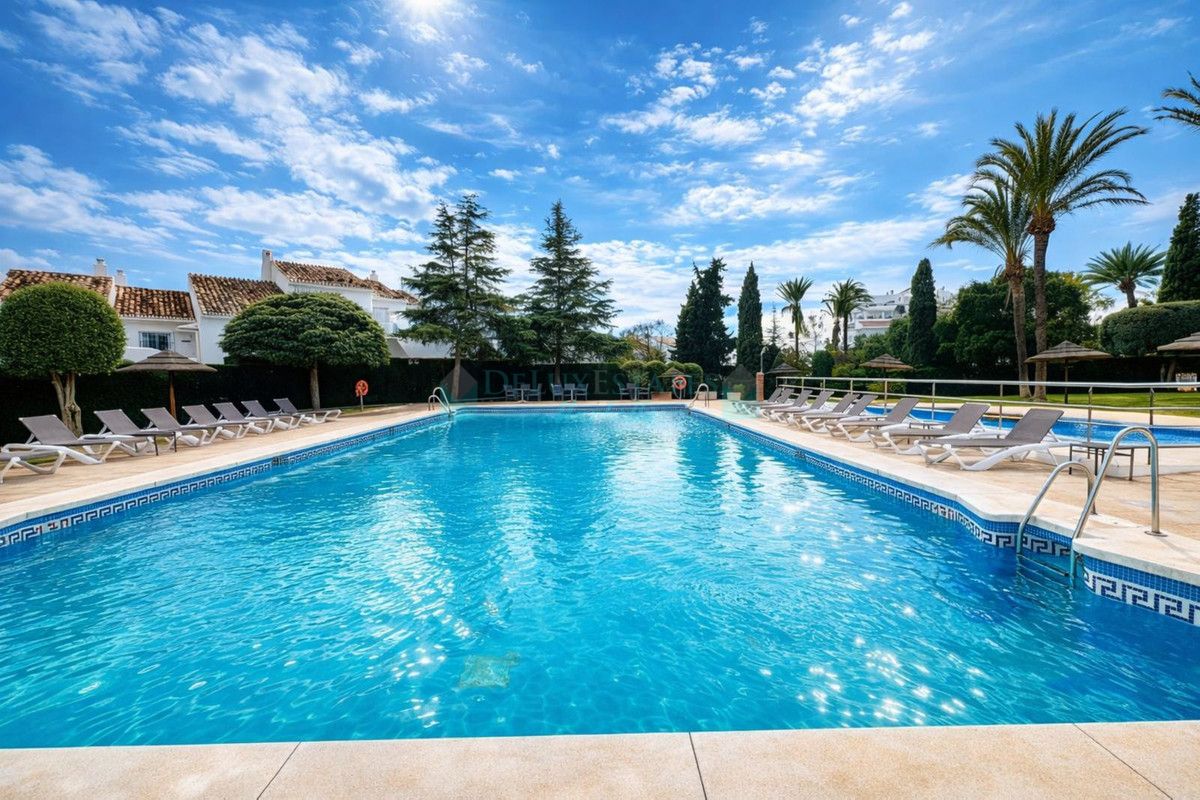 Ground Floor Apartment for sale in Nueva Andalucia