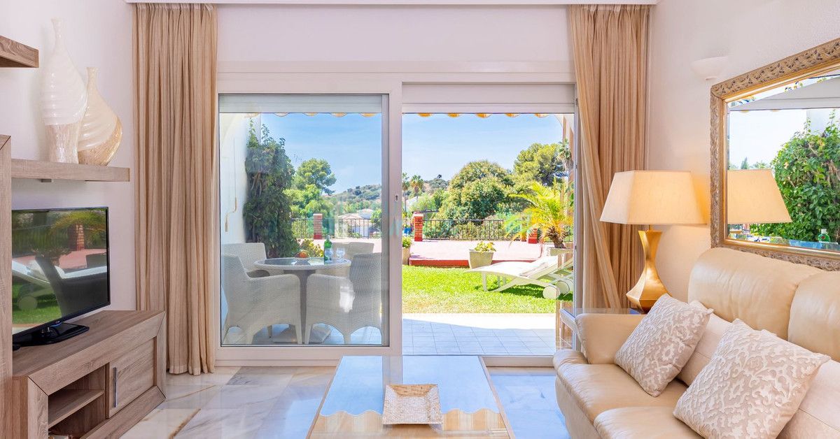 Ground Floor Apartment for sale in El Paraiso, Estepona