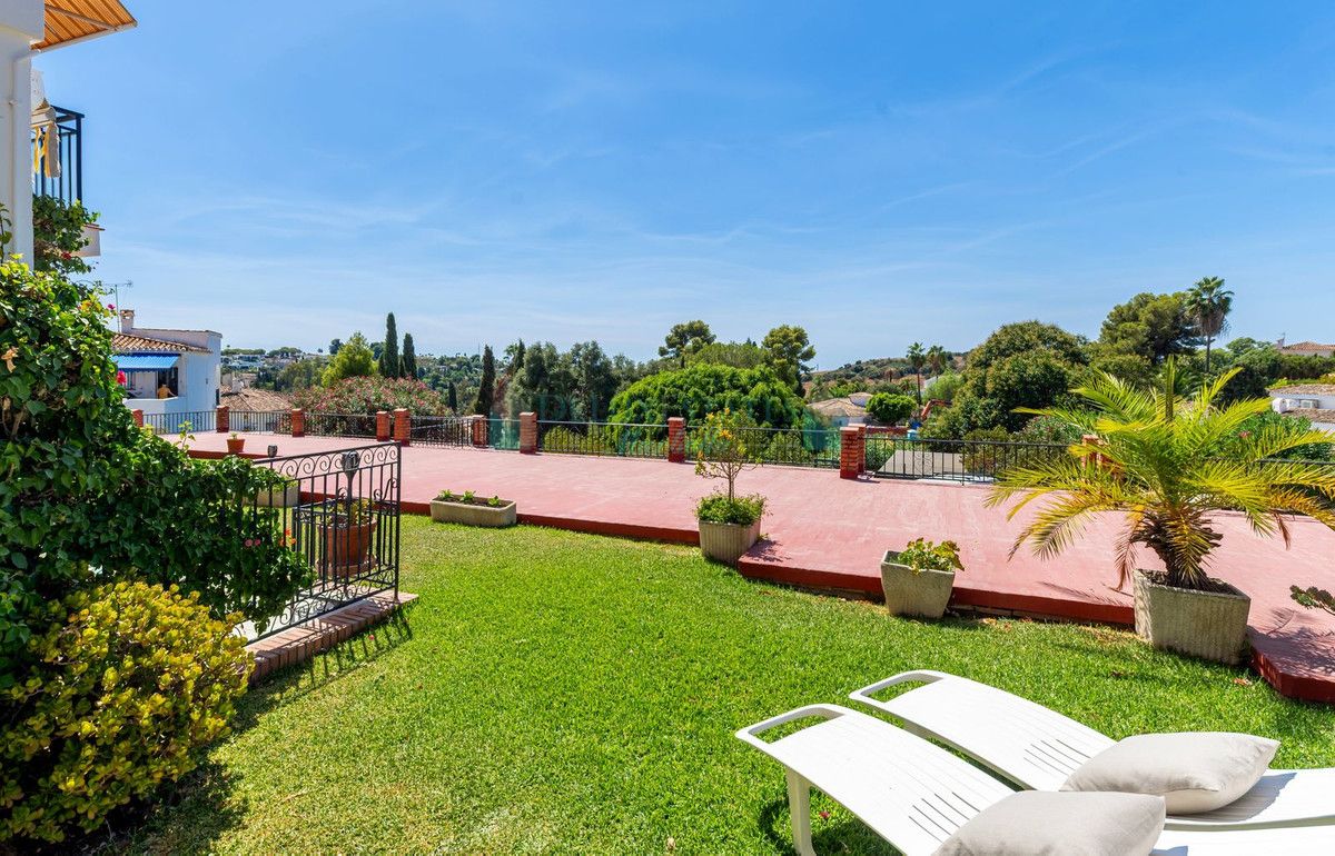 Ground Floor Apartment for sale in El Paraiso, Estepona