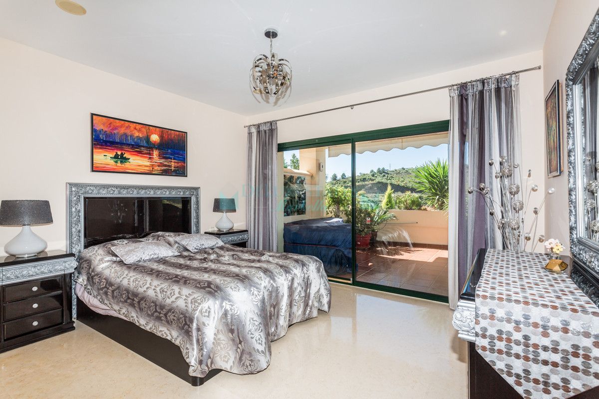 Apartment for rent in Benahavis