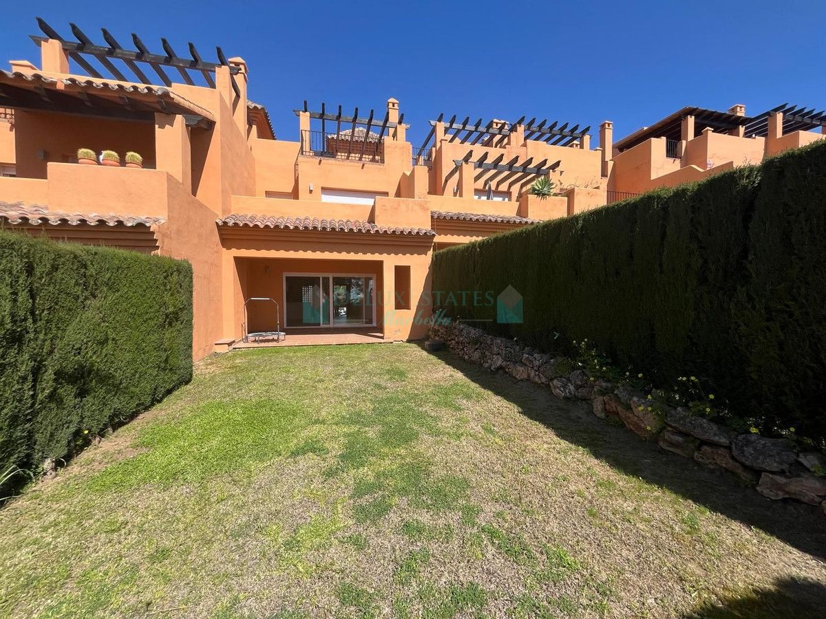 Town House for sale in Benahavis