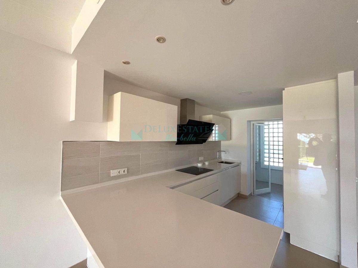Town House for sale in Benahavis