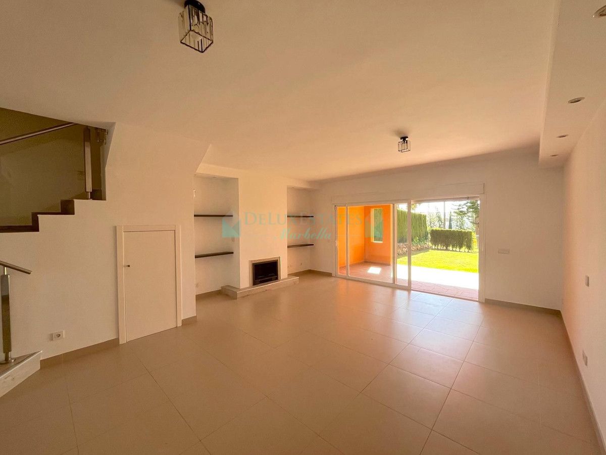 Town House for sale in Benahavis
