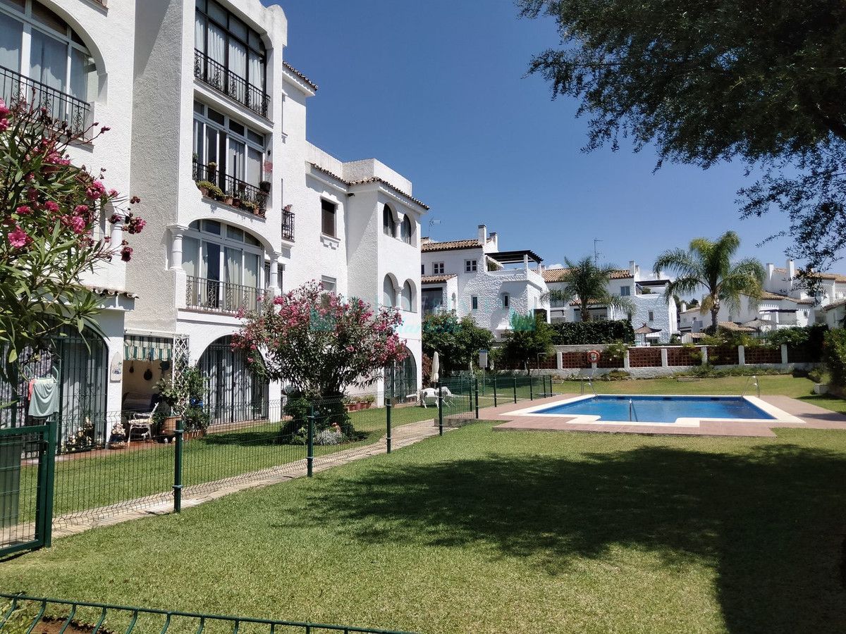 Penthouse for sale in El Paraiso, Estepona