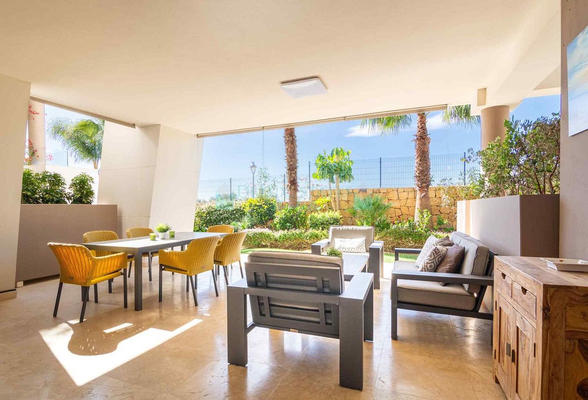 Ground Floor Apartment for sale in Cabopino, Marbella East