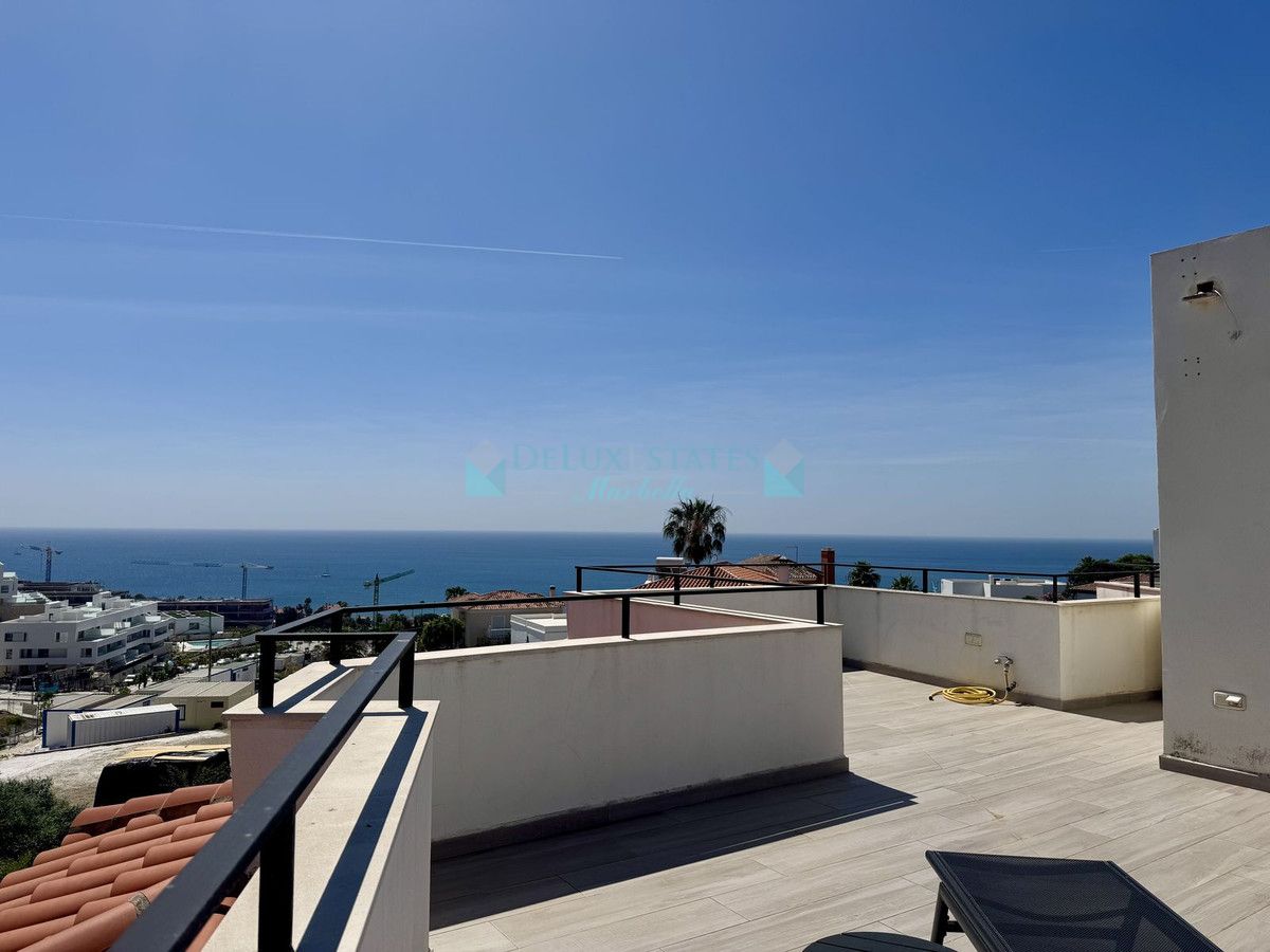 Villa for sale in Estepona