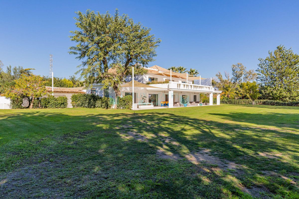 Villa for rent in Benahavis