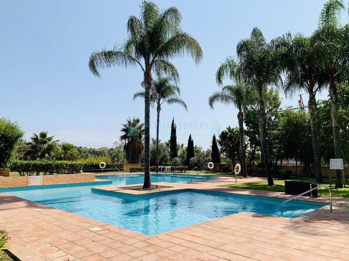 Penthouse for sale in Atalaya, Estepona