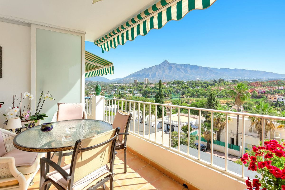 Apartment for sale in Nueva Andalucia