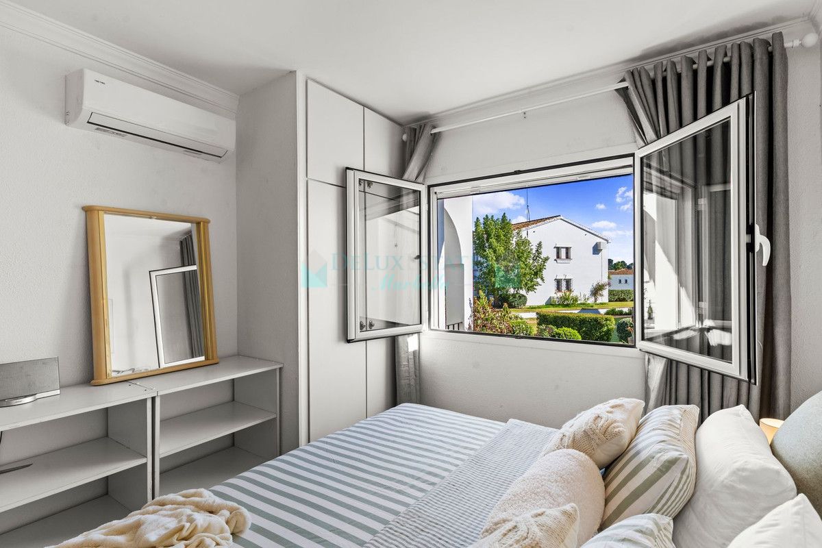 Penthouse for sale in El Paraiso, Estepona