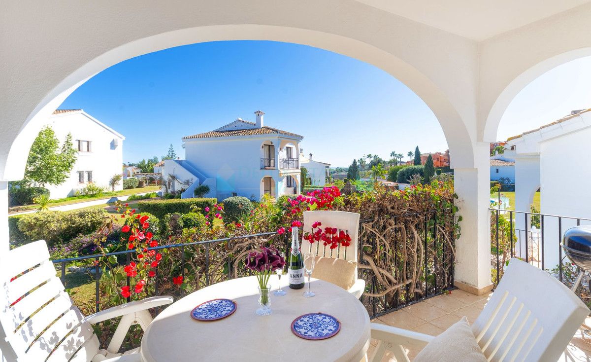 Penthouse for sale in El Paraiso, Estepona