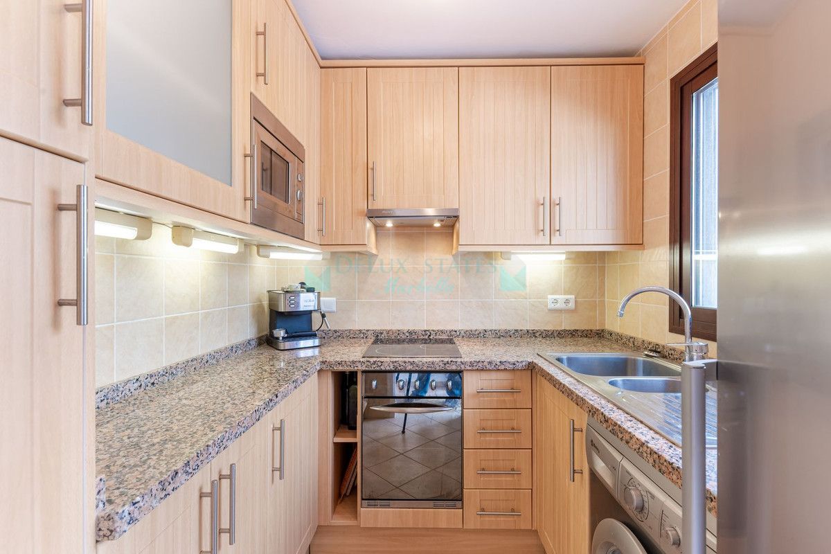 Penthouse for sale in El Paraiso, Estepona