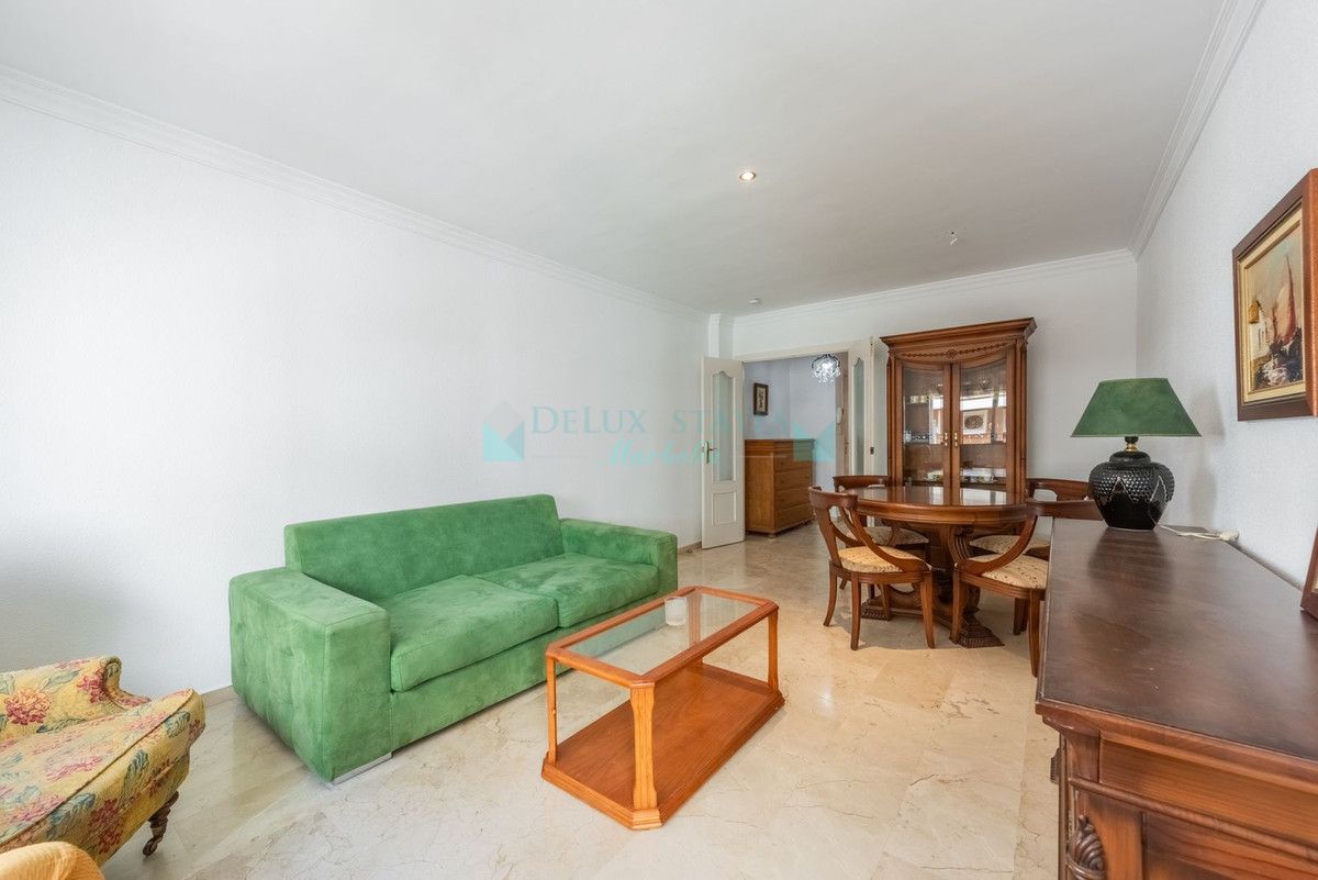 Apartamento en venta en Estepona