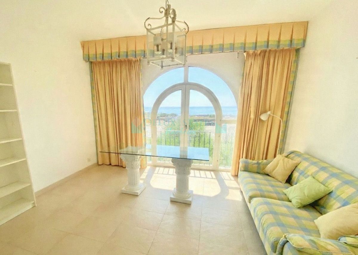 Town House for sale in Estepona