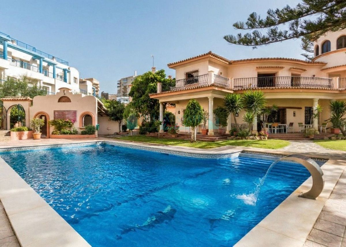 Town House for sale in Estepona