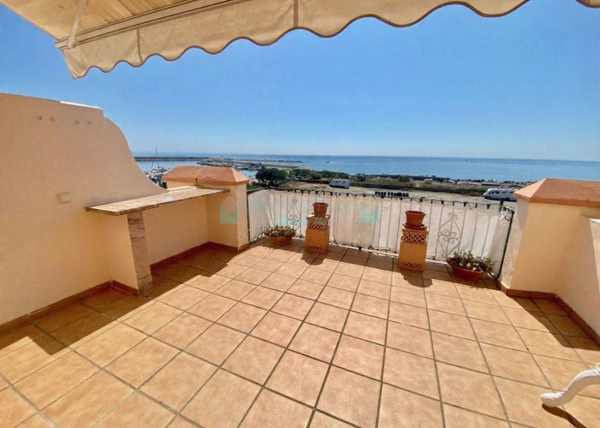 Town House for sale in Estepona