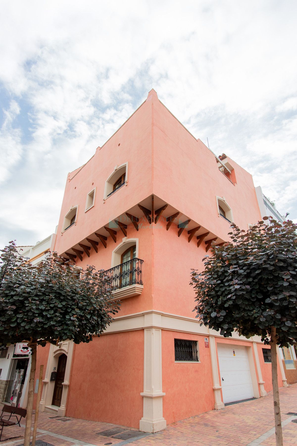 Town House for sale in Estepona