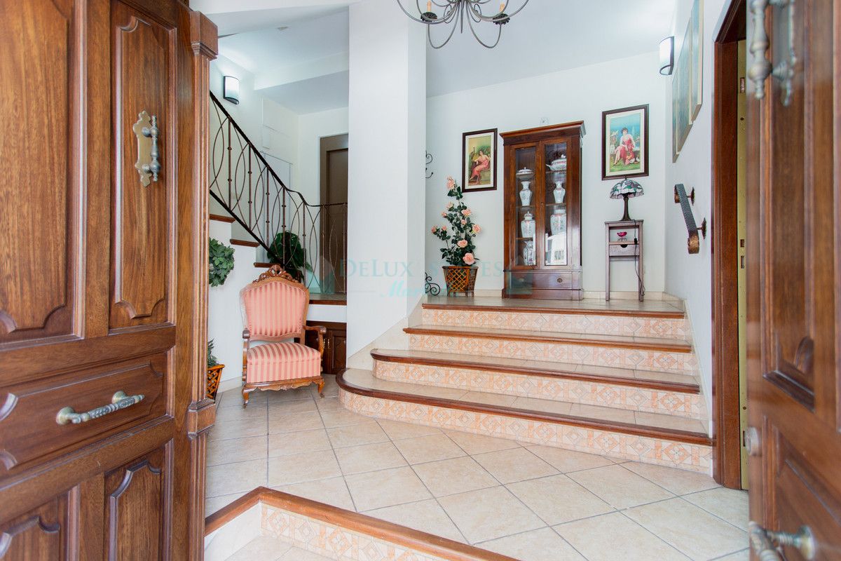 Town House for sale in Estepona