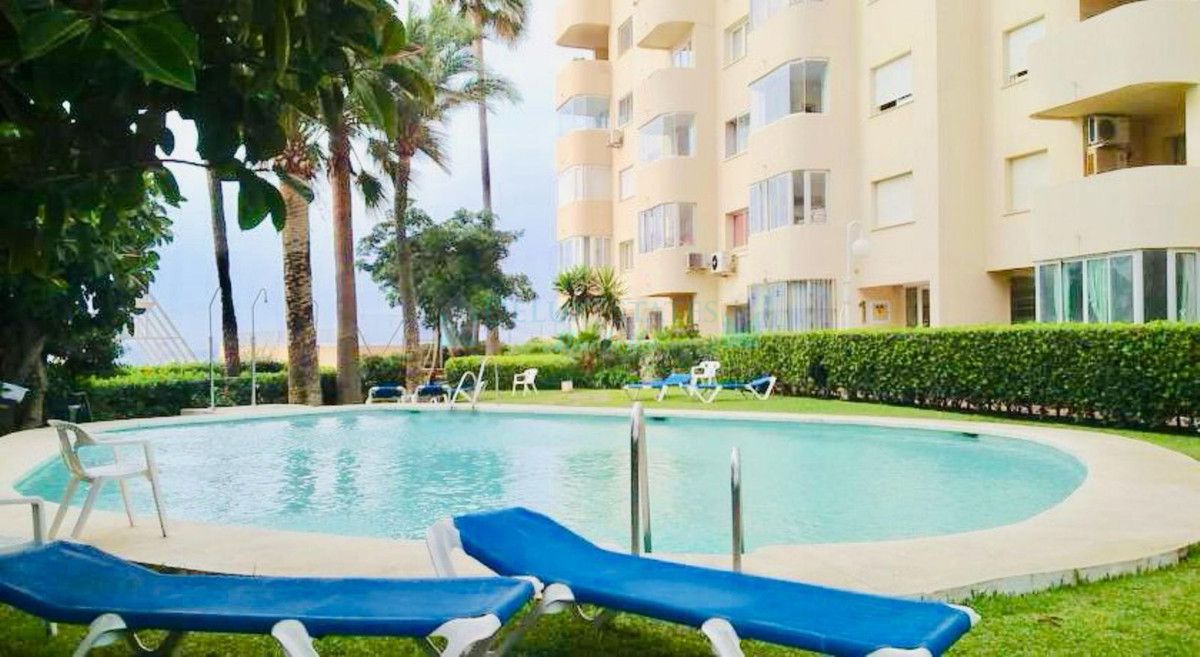 Apartamento en venta en Estepona