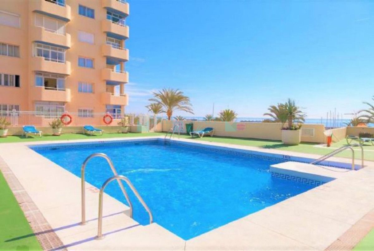 Apartamento en venta en Estepona