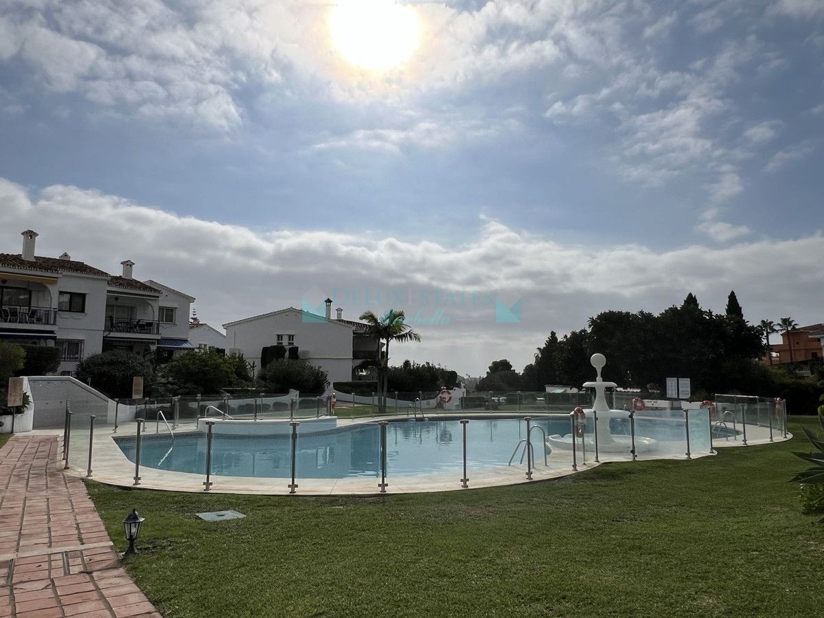 Penthouse for sale in El Paraiso, Estepona