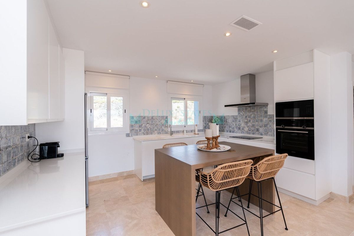 Ático en venta en El Paraiso, Estepona