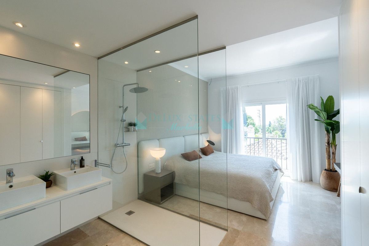 Ático en venta en El Paraiso, Estepona