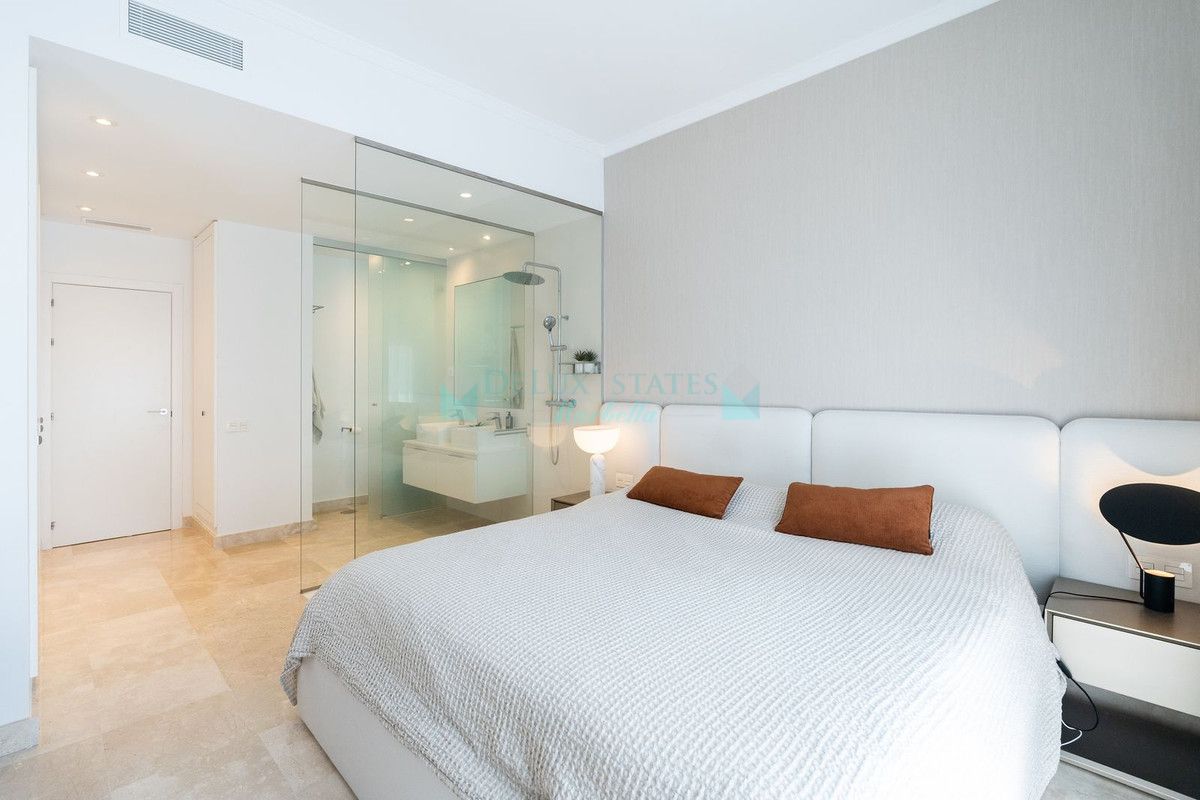 Ático en venta en El Paraiso, Estepona