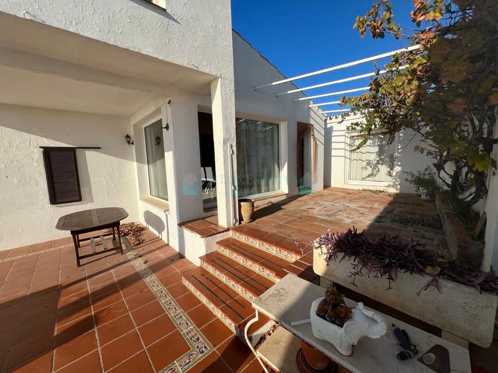 Villa en venta en Estepona