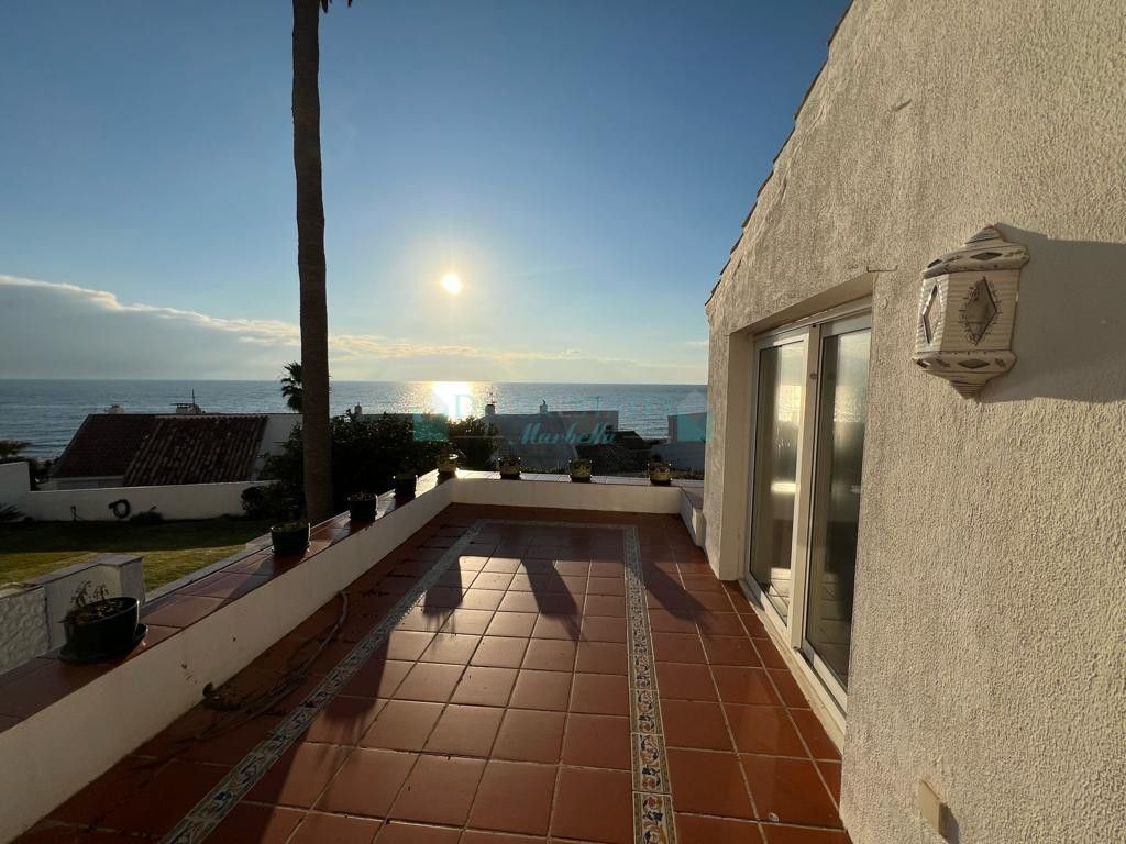 Villa en venta en Estepona