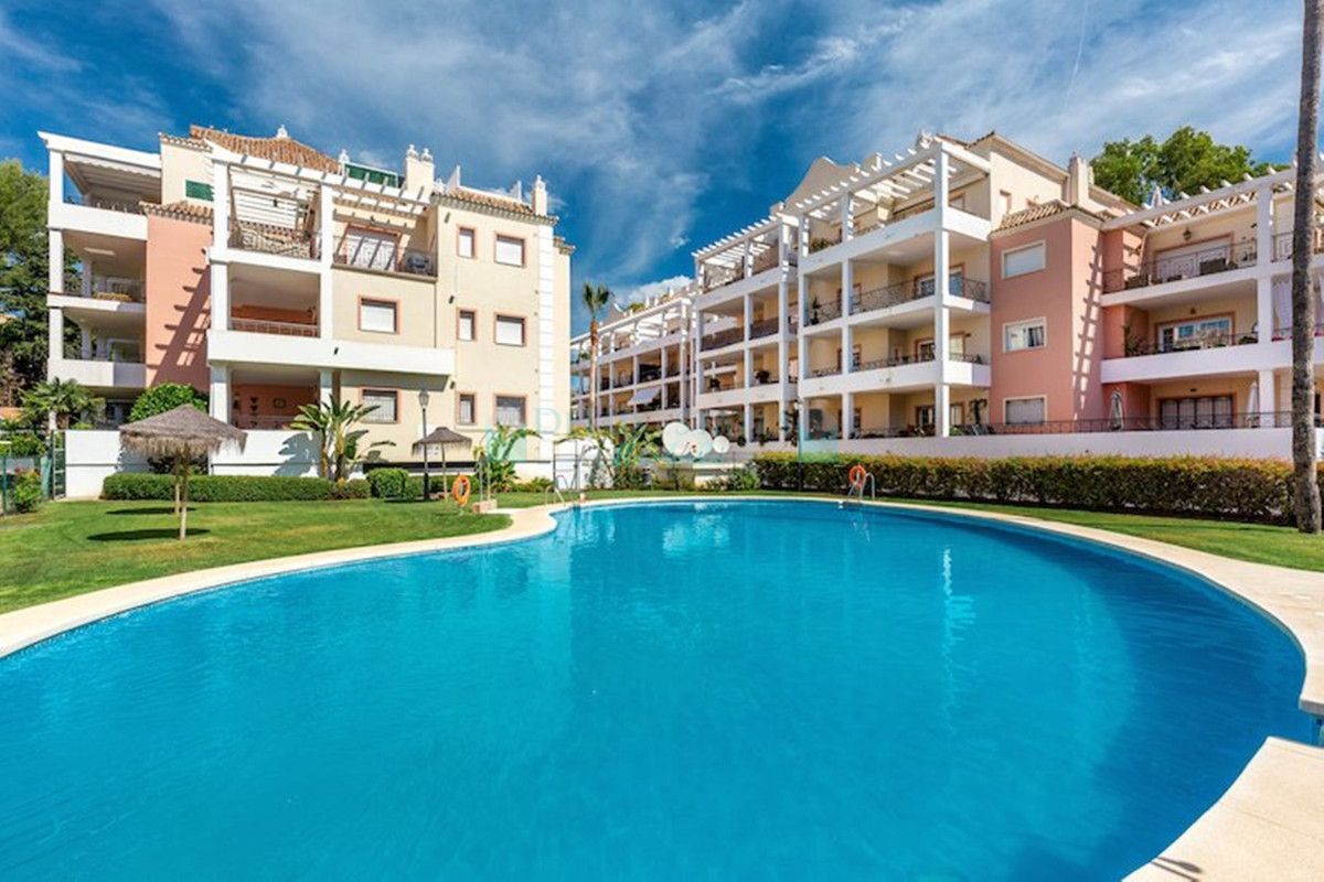 Apartamento en venta en Nueva Andalucia