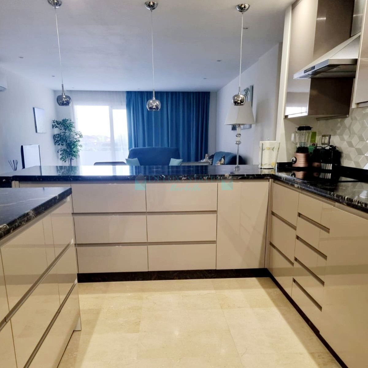 Apartment for rent in Atalaya, Estepona